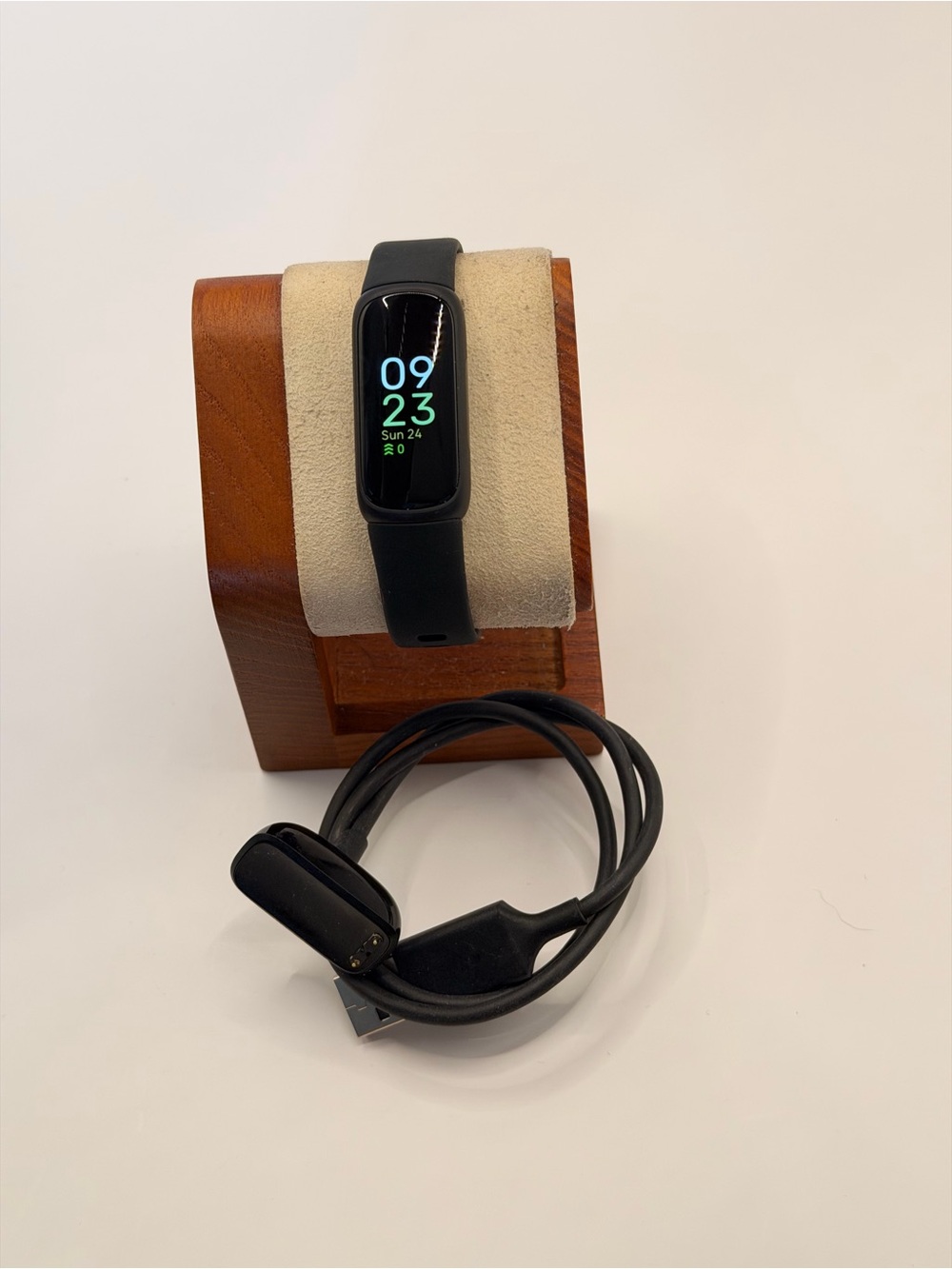 Fitbit Inspire 3 (like new, Charger included)